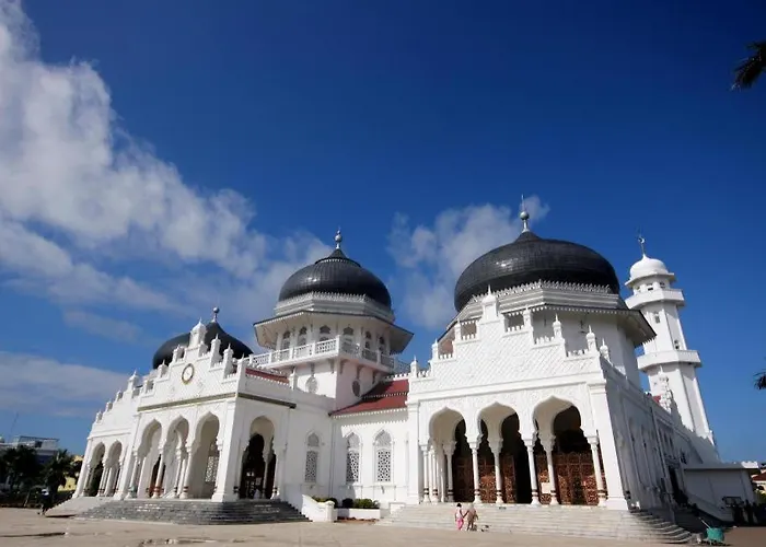 RedDoorz Syariah near Universitas Serambi Mekkah